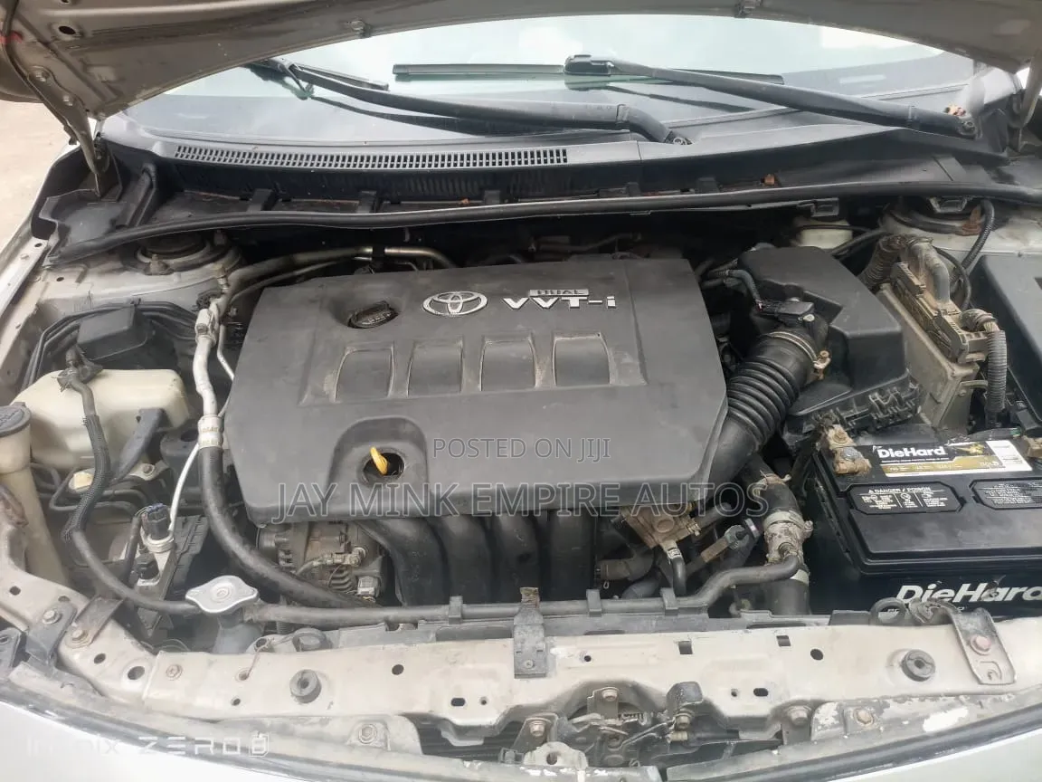 Toyota Corolla 2010 Silver