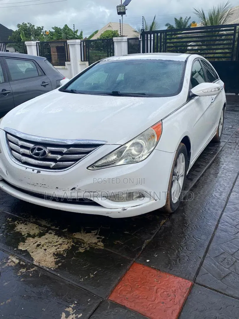 Hyundai Sonata GLS Sedan FWD (2.4L 4cyl 6M) 2012 White