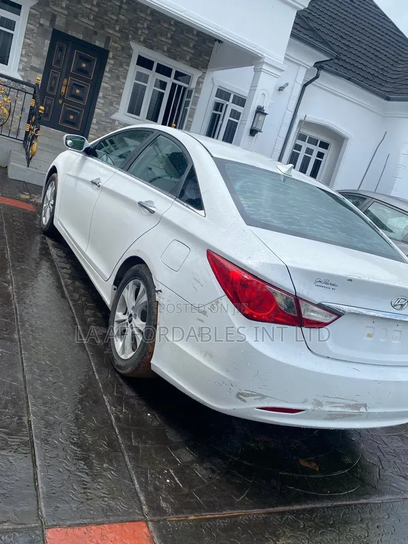 Hyundai Sonata GLS Sedan FWD (2.4L 4cyl 6M) 2012 White