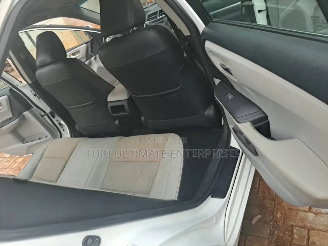 Toyota Camry SE 4dr Sedan (2.5L 4cyl 6A) 2015 White