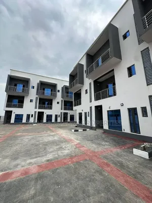 4bdrm Townhouse / Terrace in Gaduwa for rent