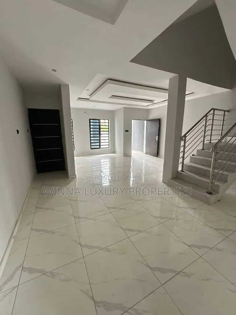 4bdrm Townhouse / Terrace in Gaduwa for rent