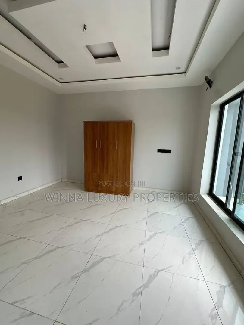 4bdrm Townhouse / Terrace in Gaduwa for rent