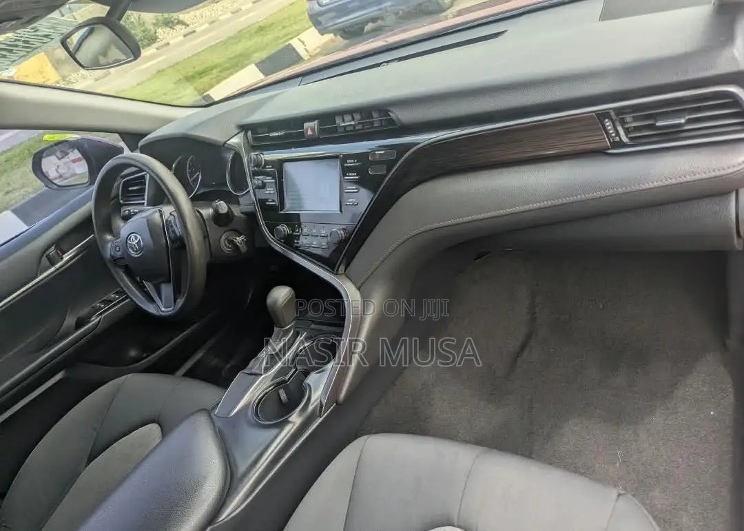 Toyota Camry 2018 Red