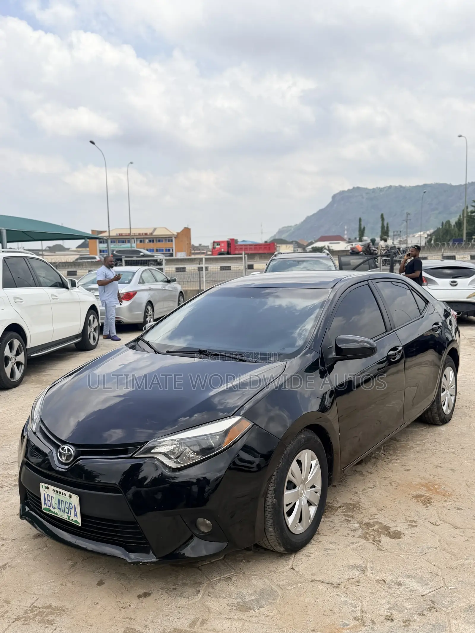Toyota Corolla LE ECO Premium (1.8L 4cyl CVT) 2016 Black