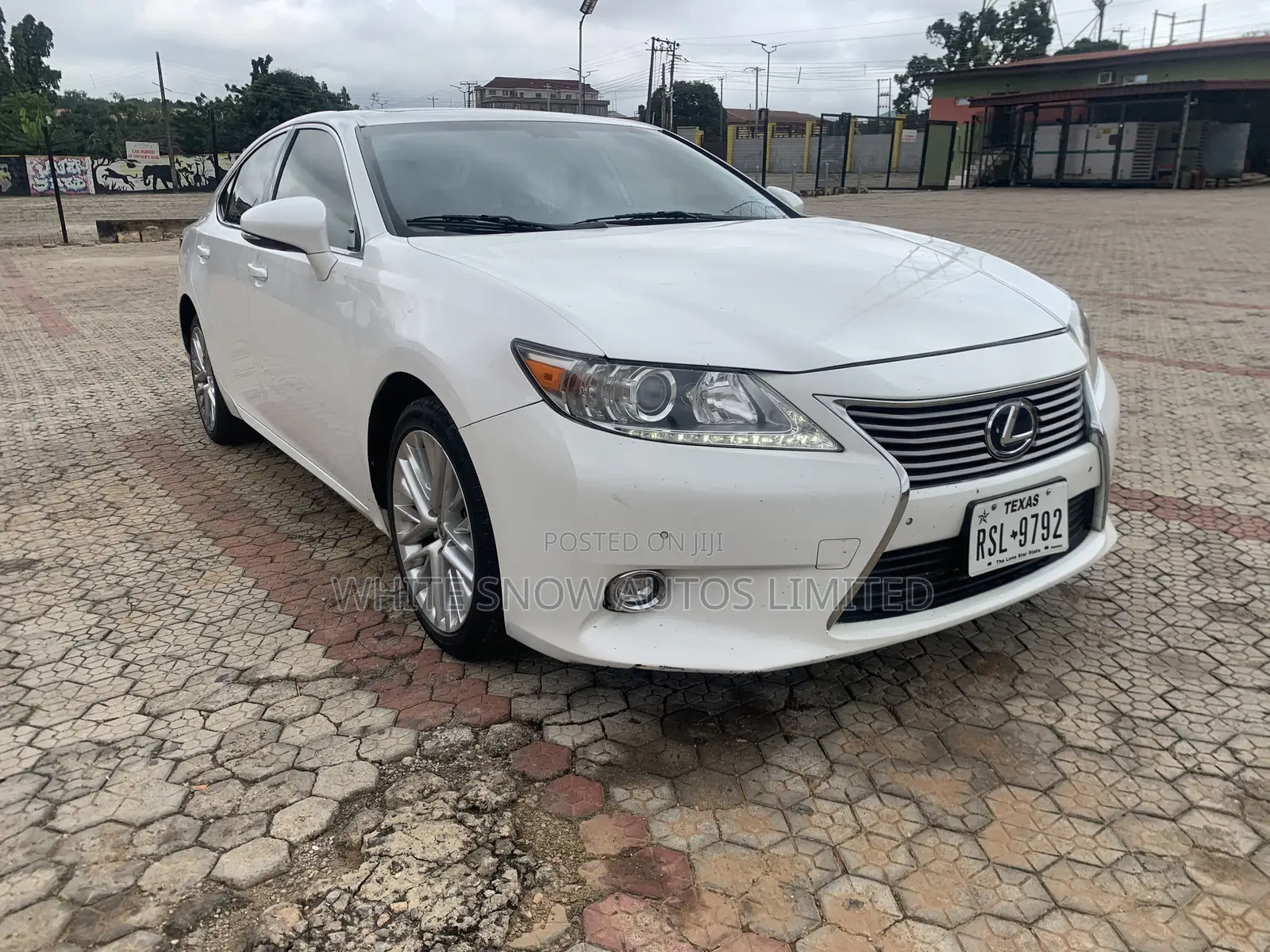 Lexus ES 350 FWD 2014 White
