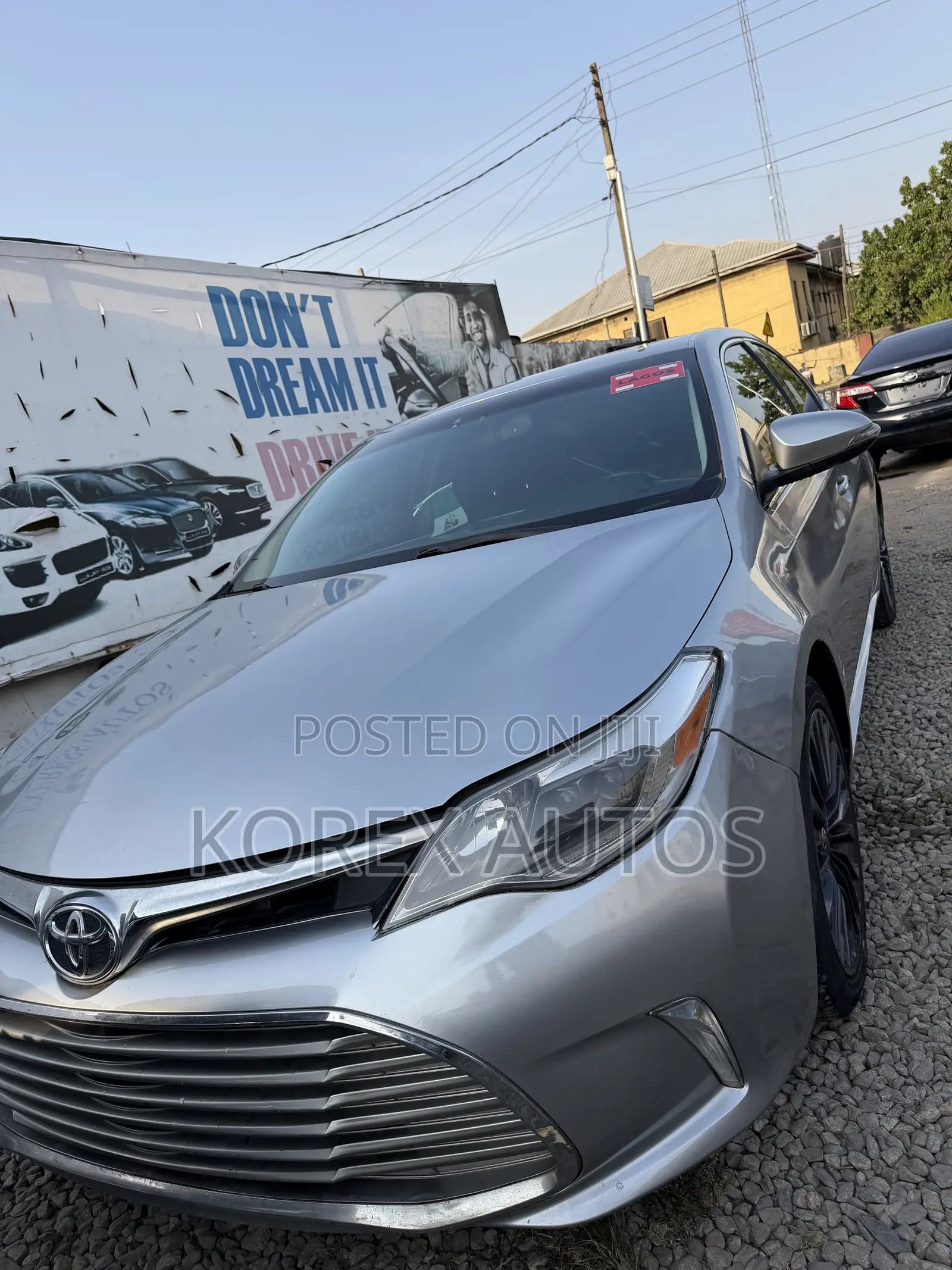 Toyota Avalon Limited 4dr Sedan (3.5L 6cyl 6A) 2015 Silver