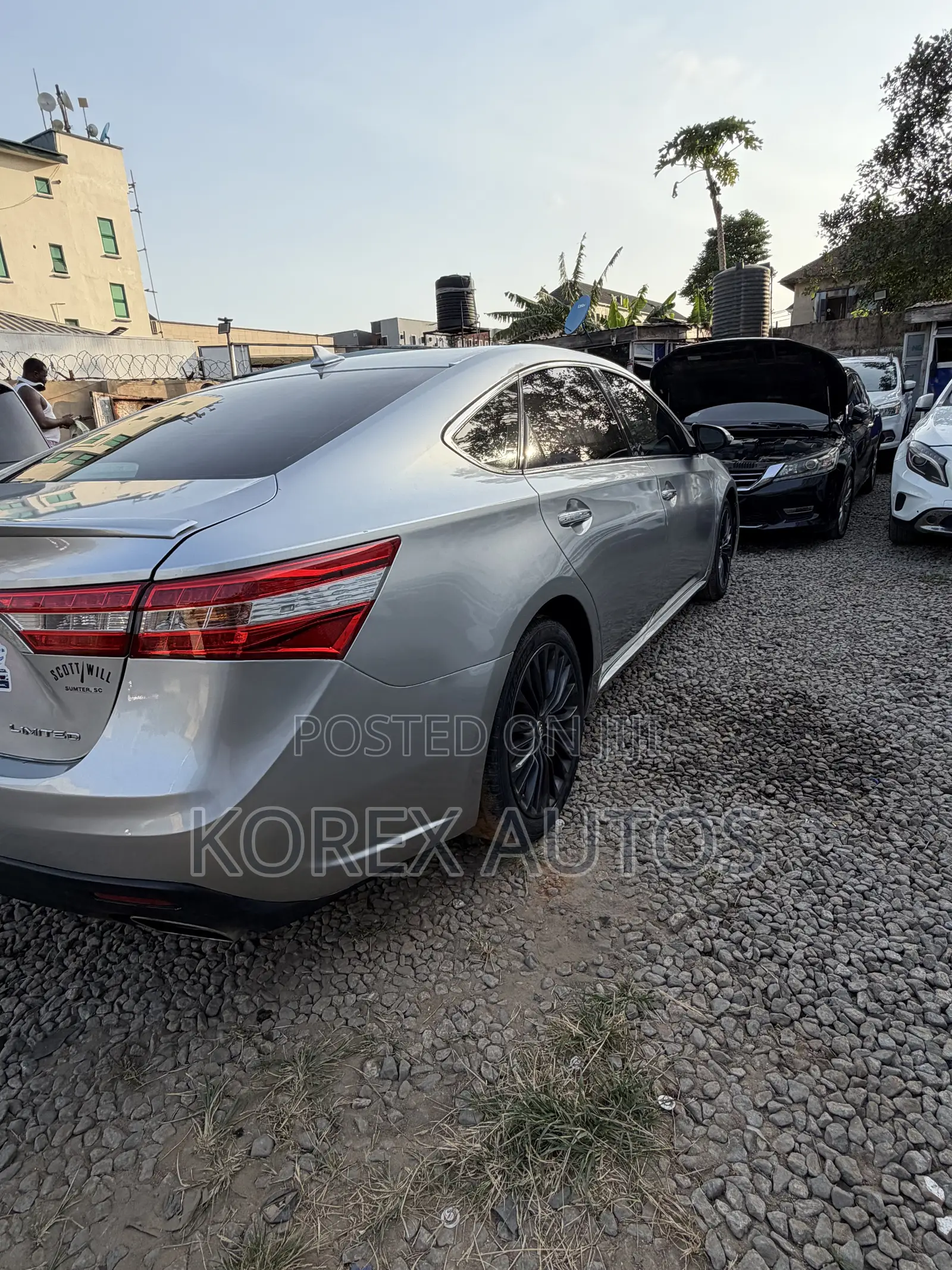 Toyota Avalon Limited 4dr Sedan (3.5L 6cyl 6A) 2015 Silver