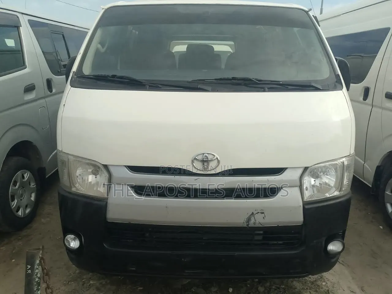 Toyota HiAce 2010 White
