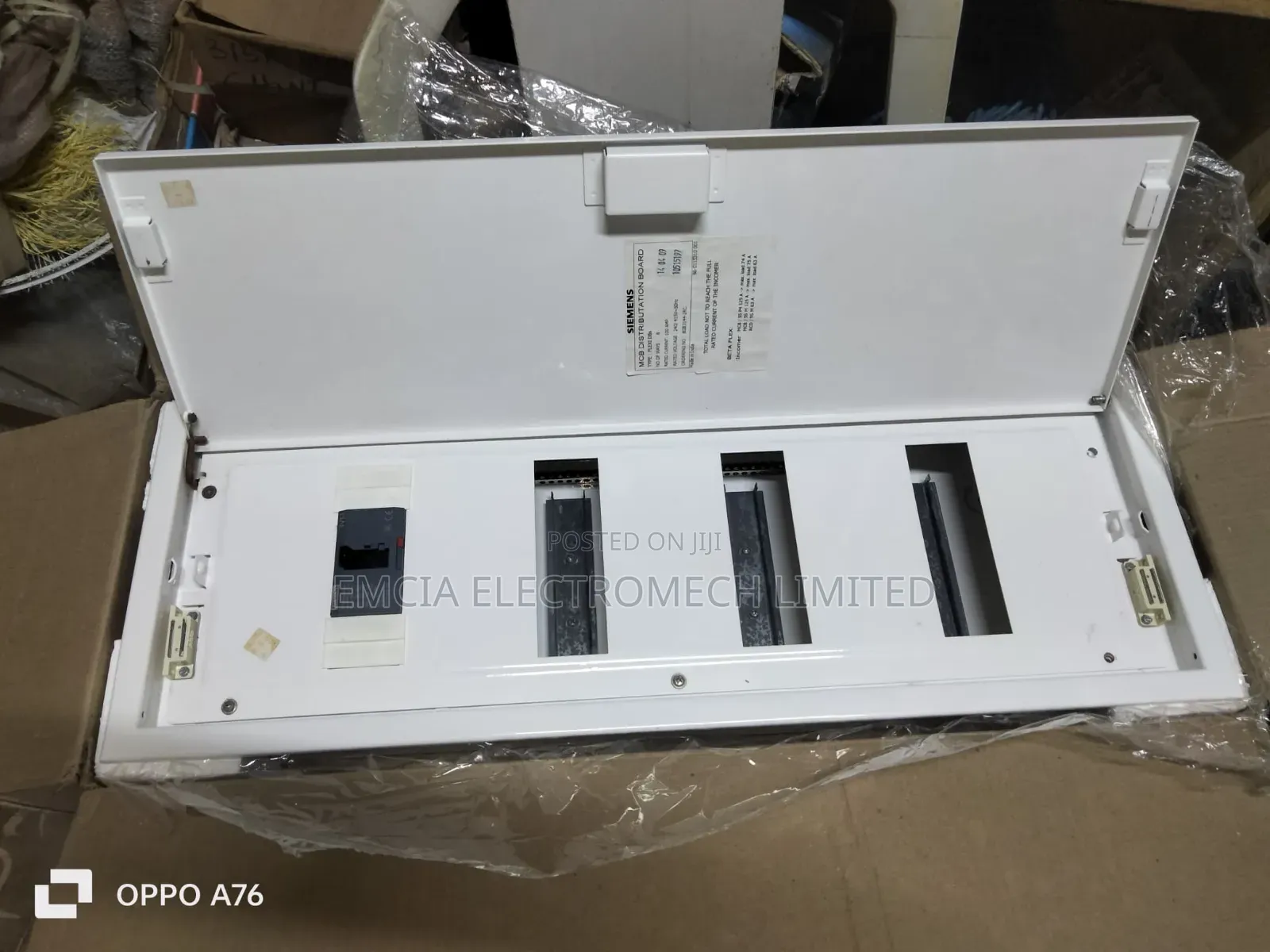 Siemens 8 Ways MCB Distribution Board
