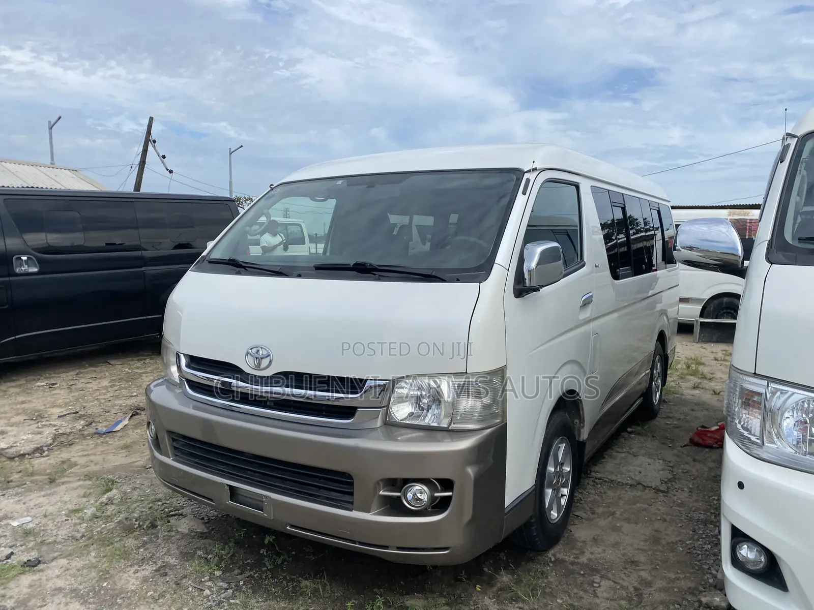 Toyota HiAce 2010 White