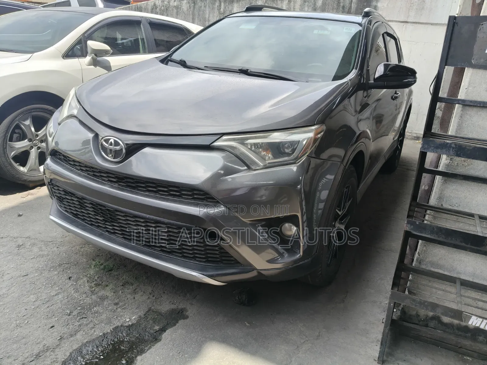 Toyota RAV4 SE FWD (2.5L 4cyl 6A) 2017 Gray