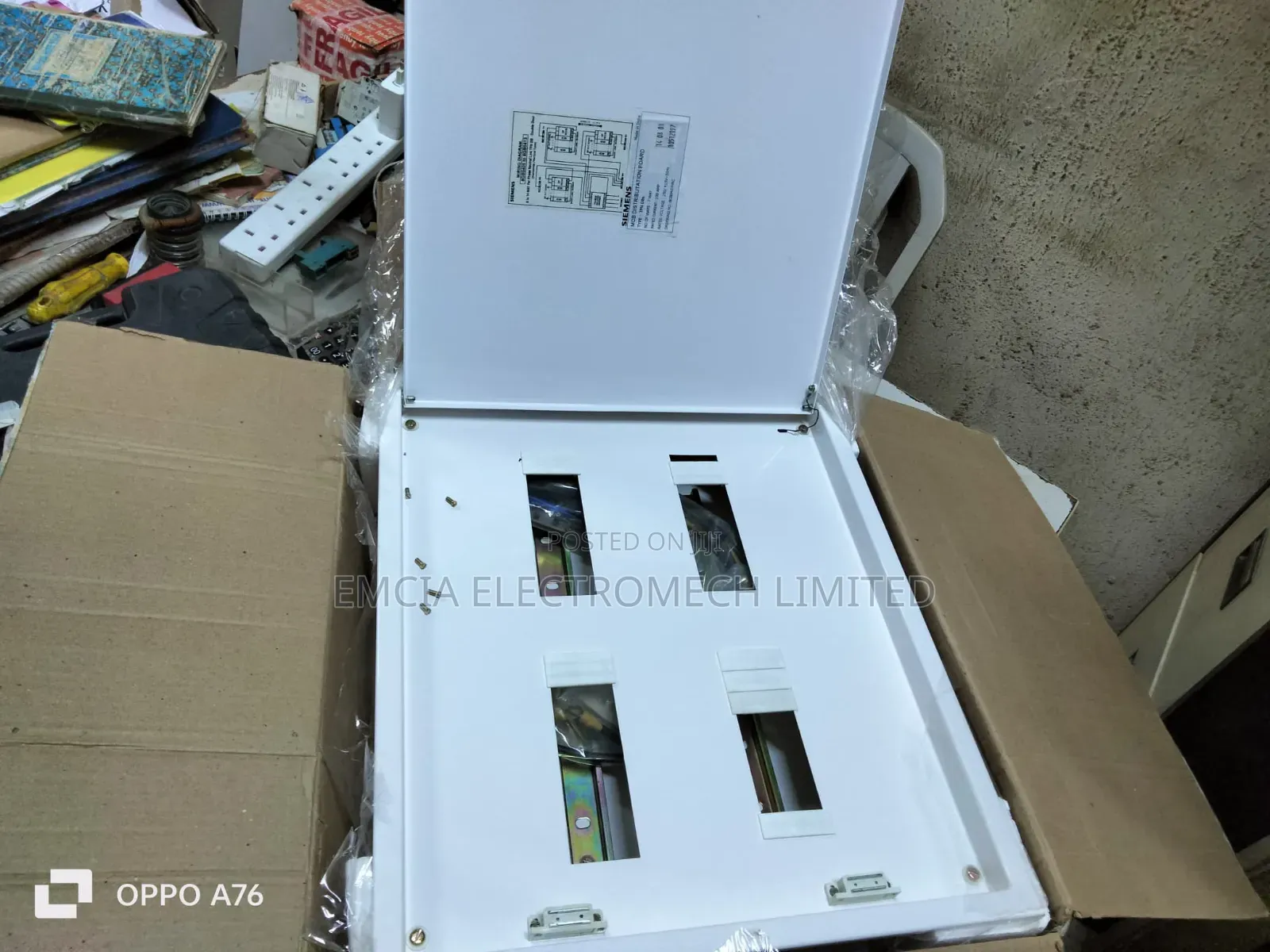 Siemens 7 Ways MCB Distribution Board