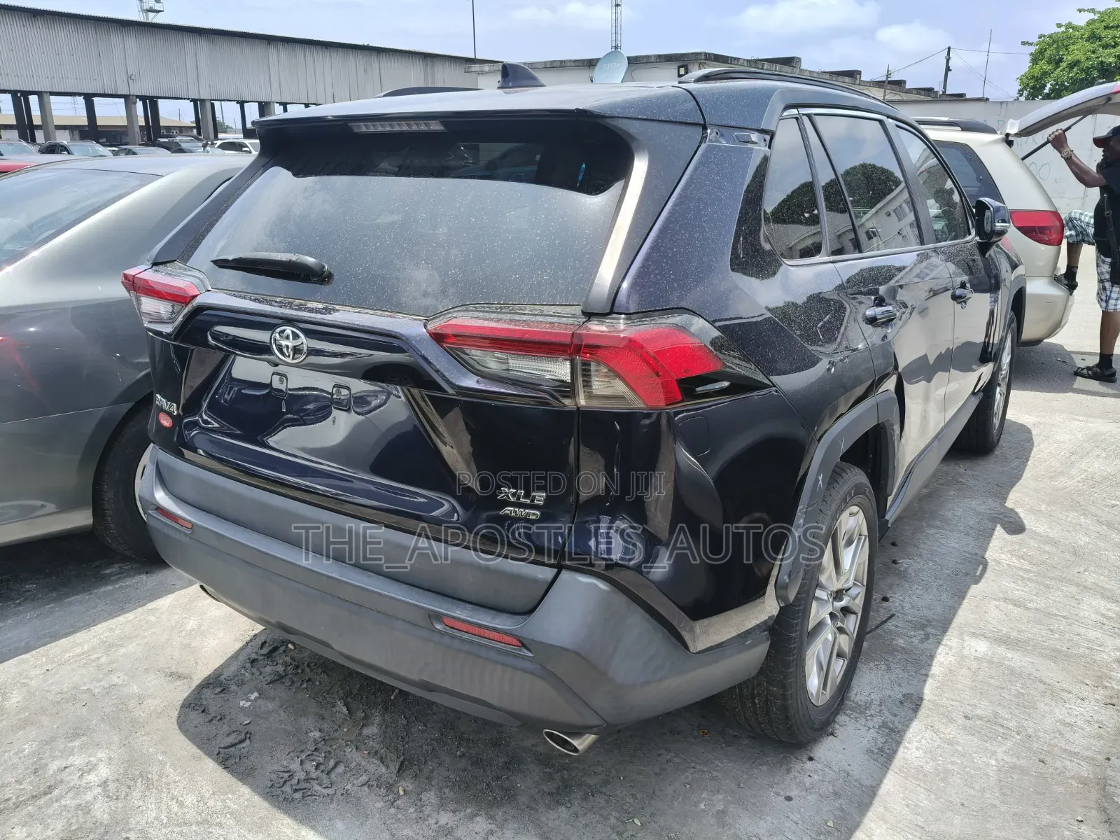 Toyota RAV4 XLE AWD 2020 Black