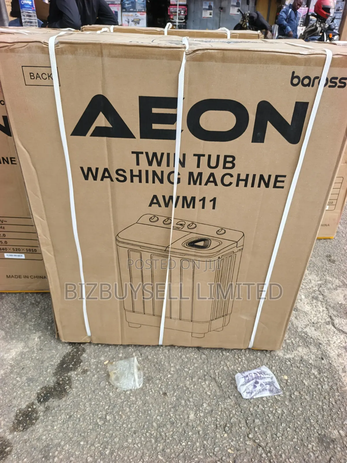 11kg Aeon Twin Tub Washing Machine With an 11kg Wash Capacity.