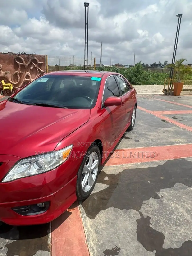 Toyota Camry SE 4dr Sedan (2.5L 4cyl 6AM) 2010 Red