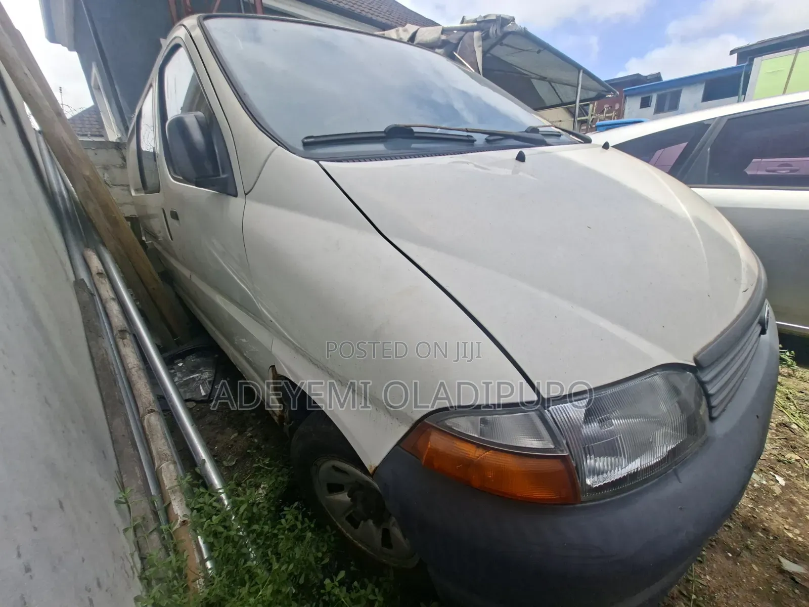 Toyota HiAce 2002 White