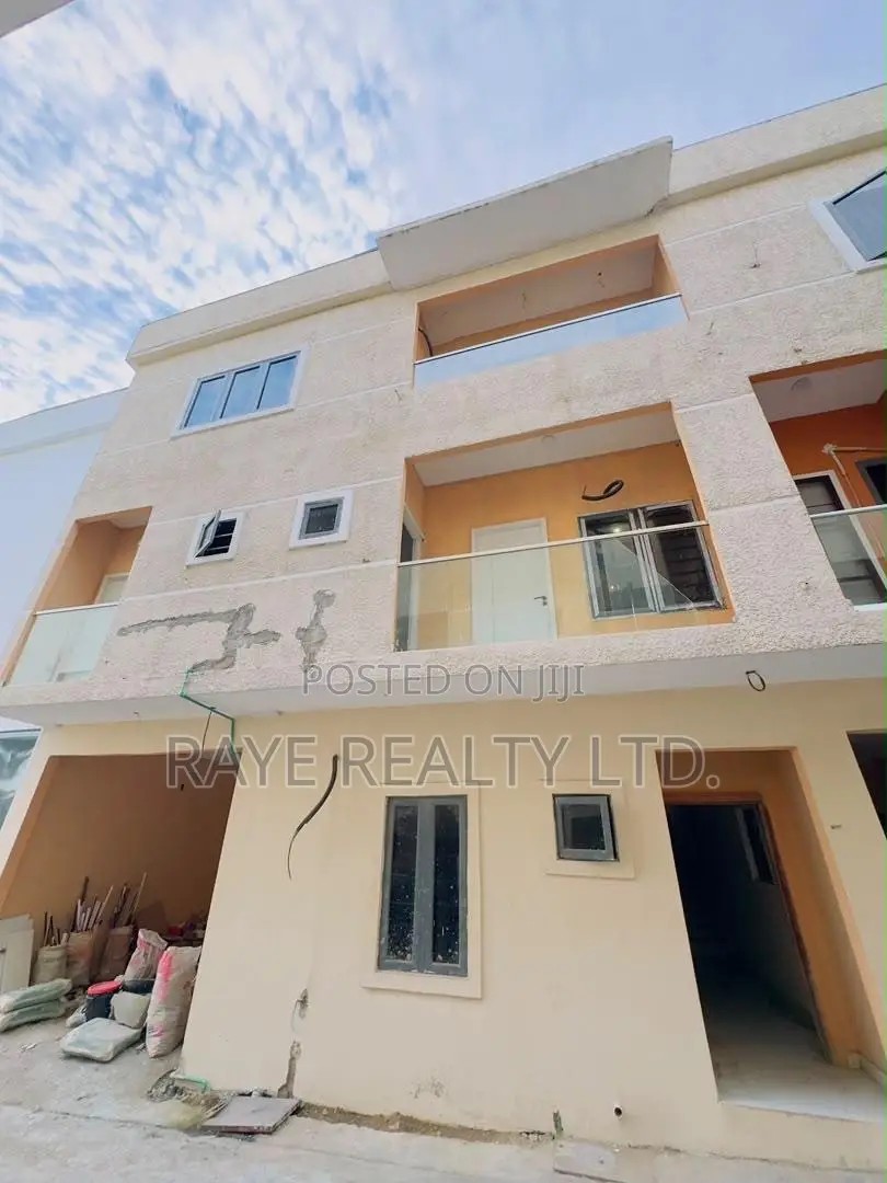 4bdrm Duplex in Ogudu GRA for sale