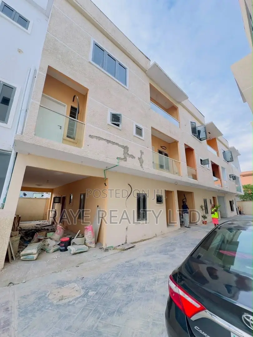 4bdrm Duplex in Ogudu GRA for sale