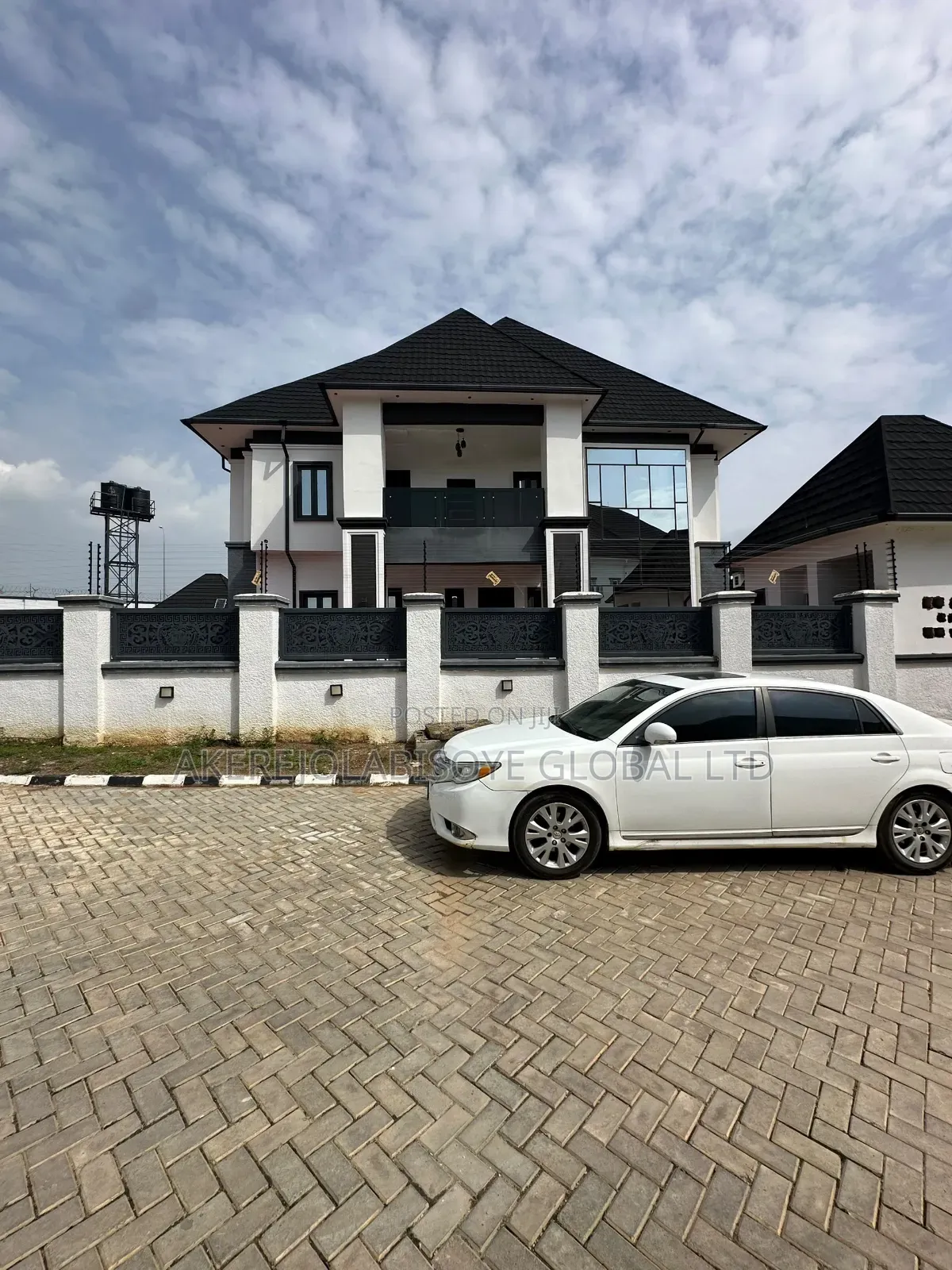 5bdrm Duplex in Efab Metropolis, Dape for sale