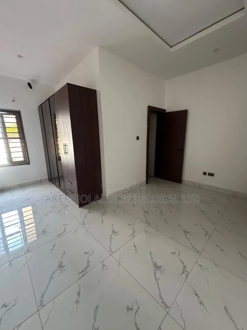 5bdrm Duplex in Efab Metropolis, Dape for sale