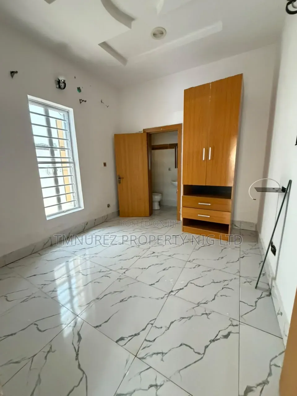 Mini Flat in Ikota for rent
