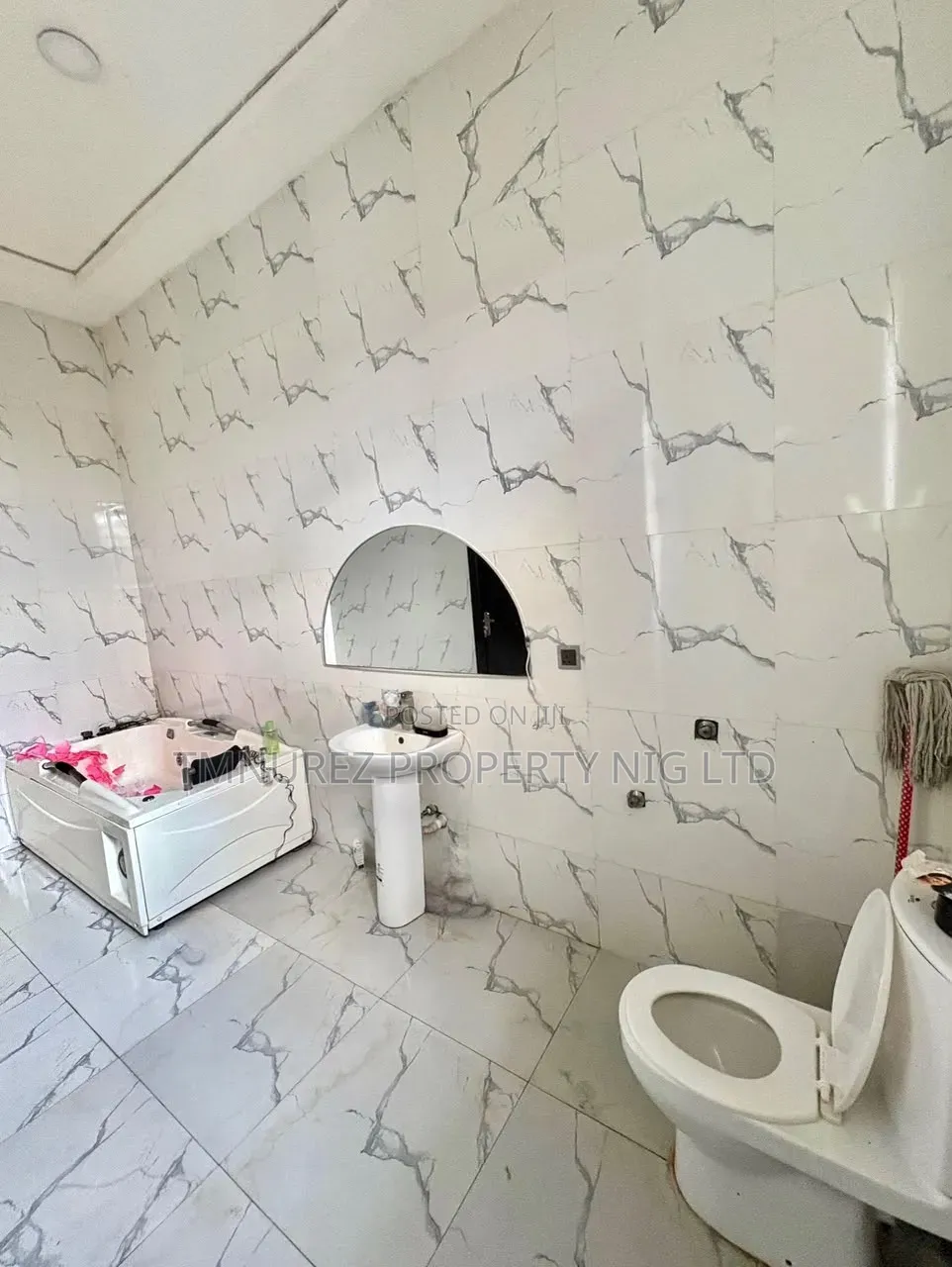 1bdrm Villa in Ikota for rent
