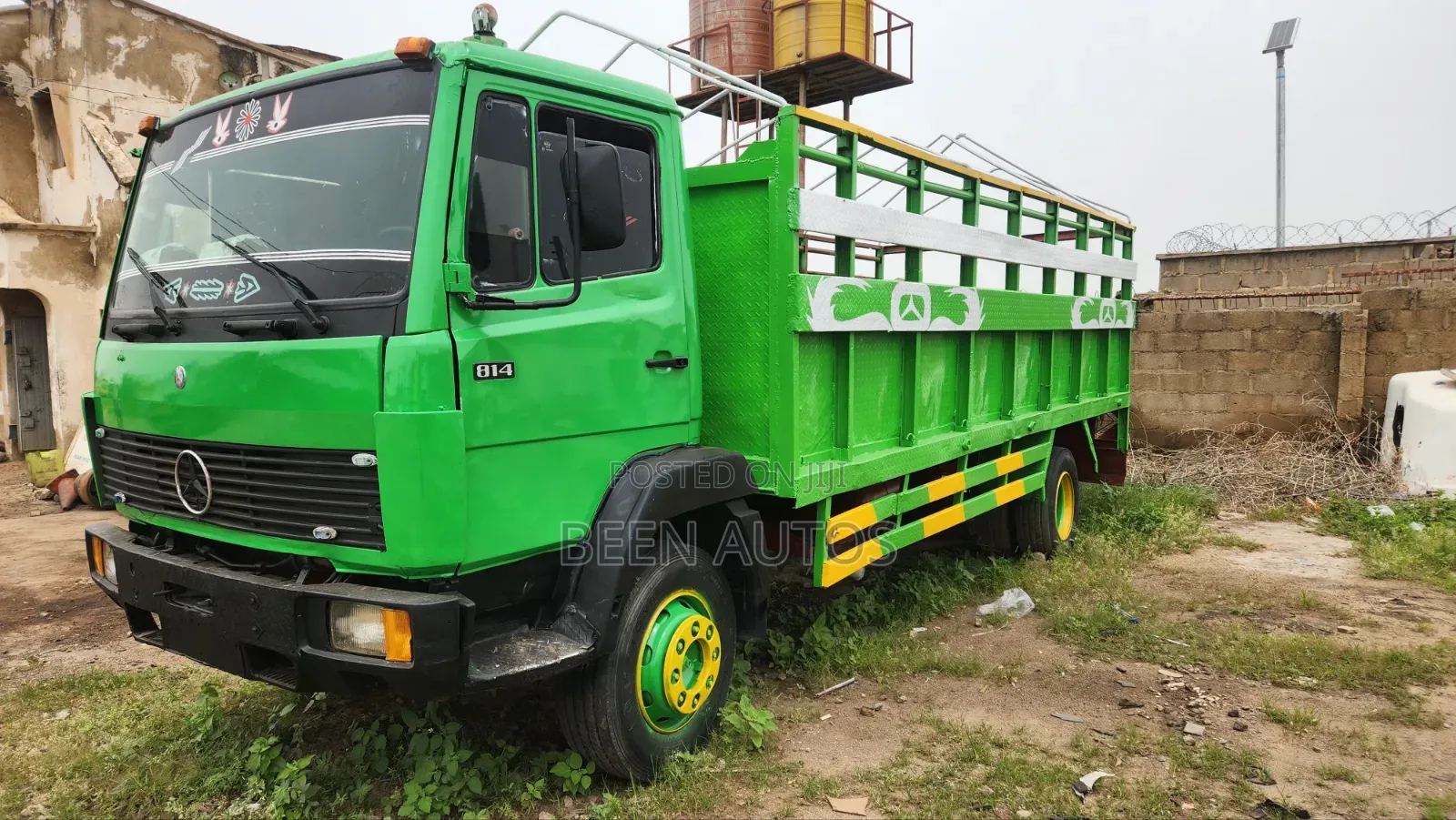 814 .Mercedes-Benz Truck