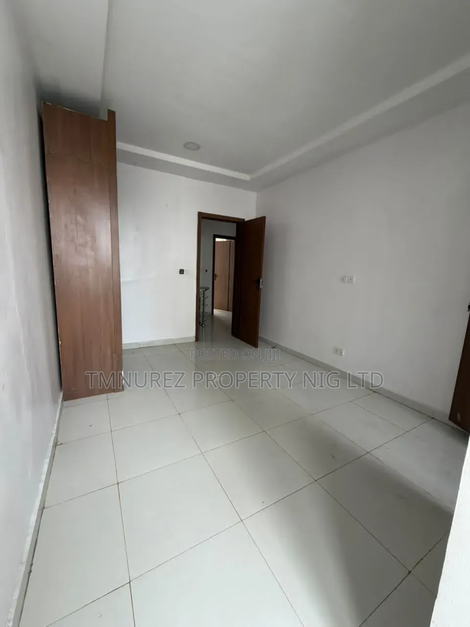Studio Apartment in Chevron for rent
