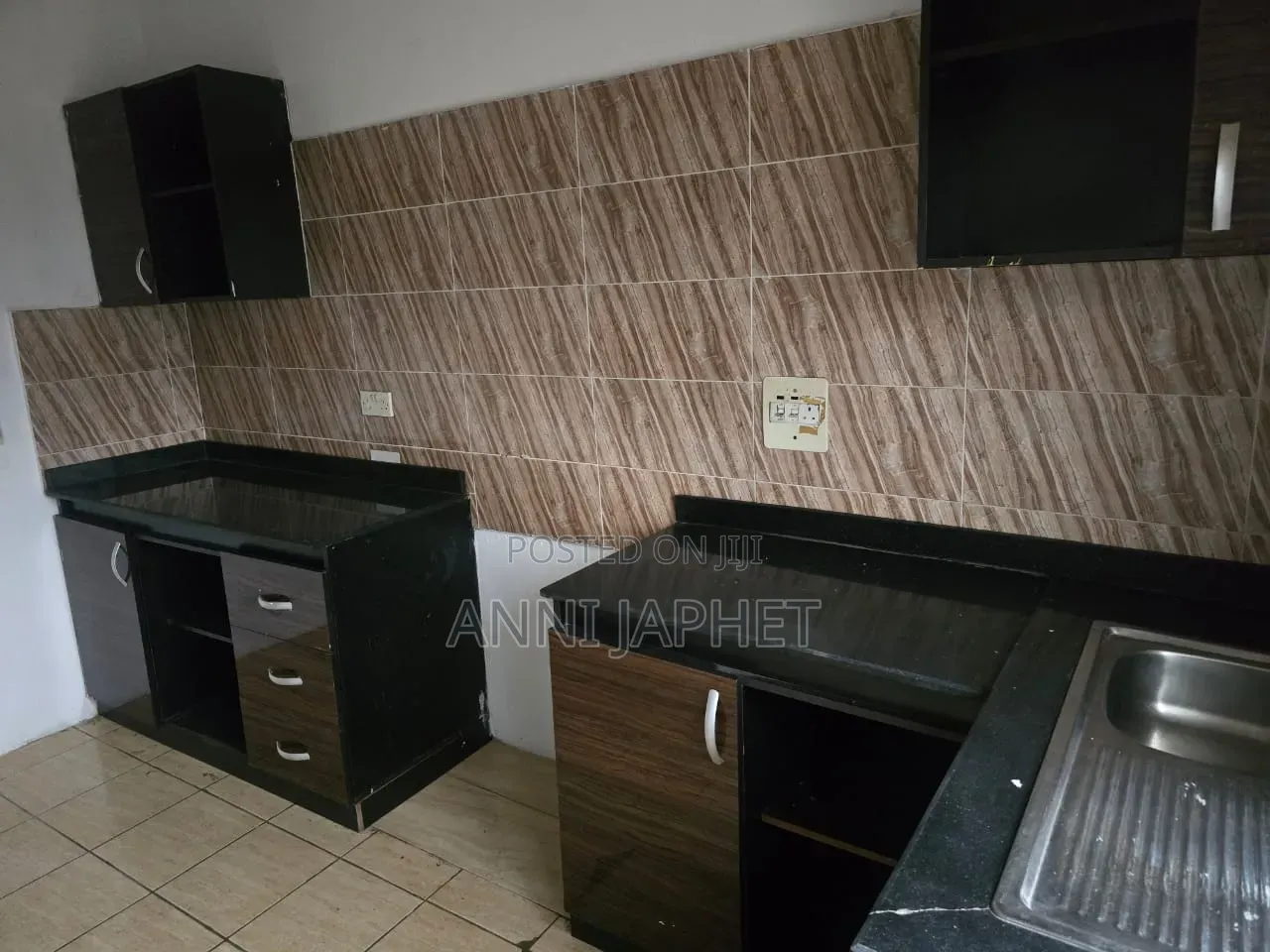 2bdrm Apartment in Lekki Phase 1 for rent