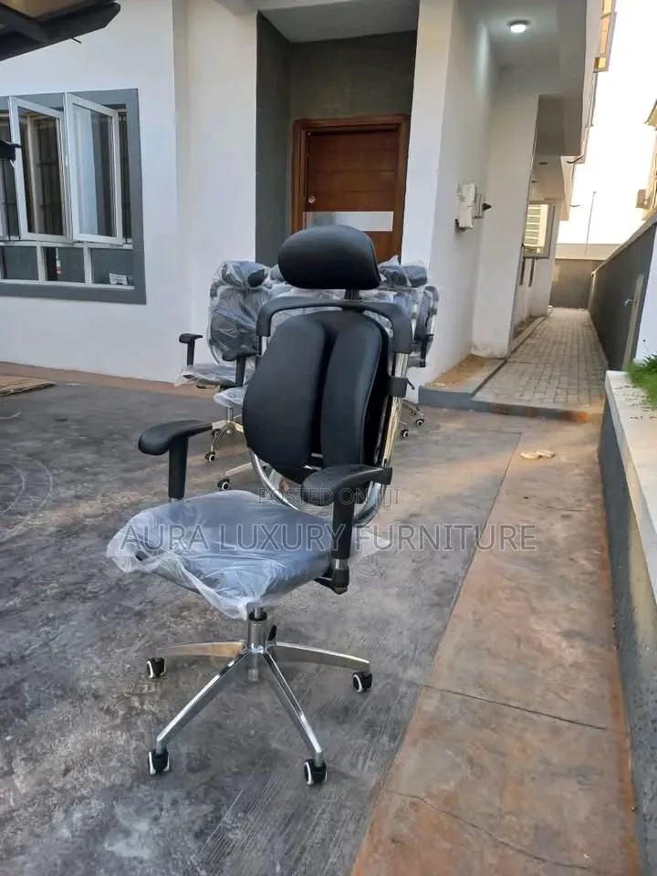 Stylish Managerial Office Chair