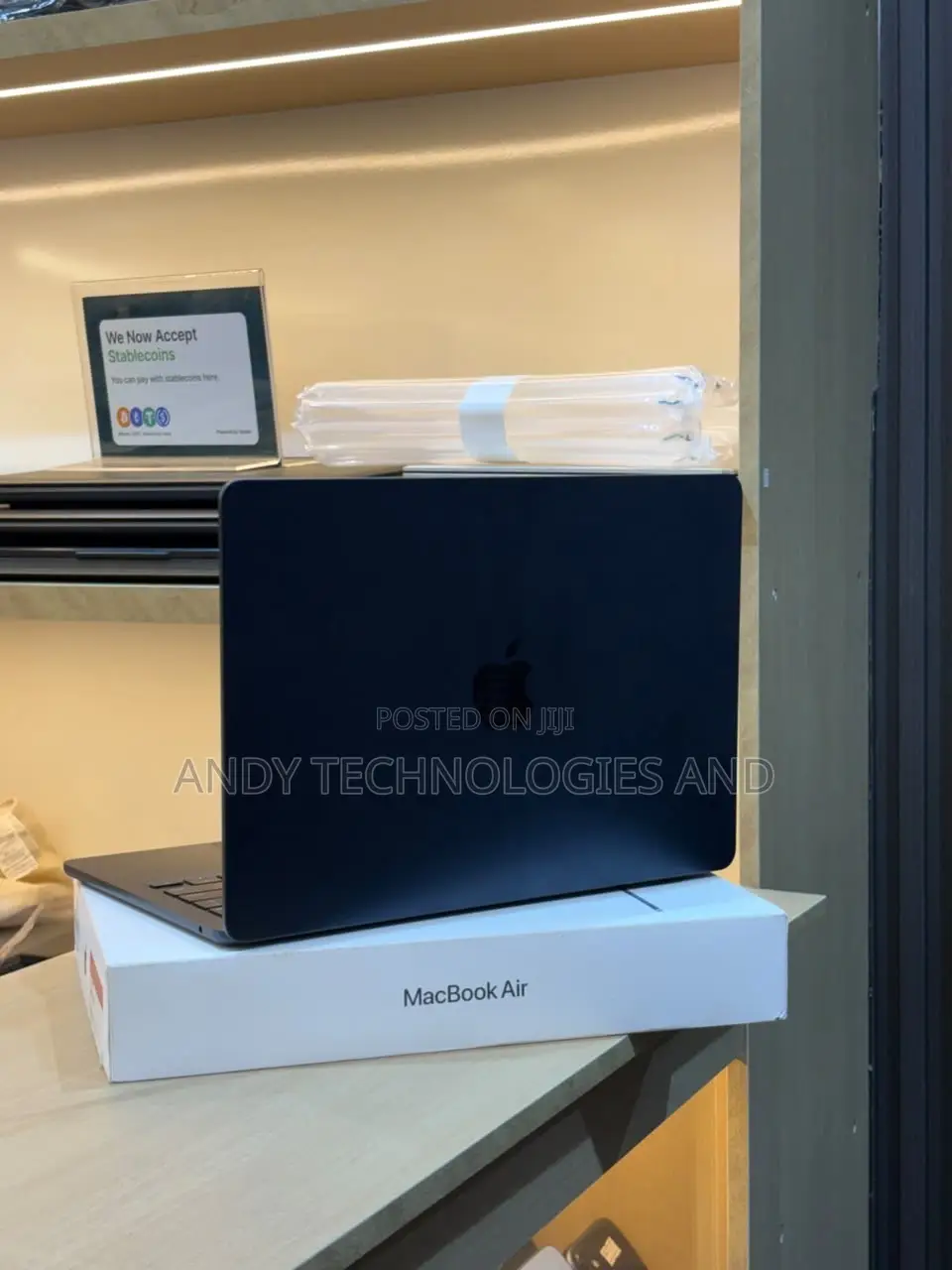 Laptop Apple MacBook Air 2022 M2 16GB Apple M2 SSD 256GB