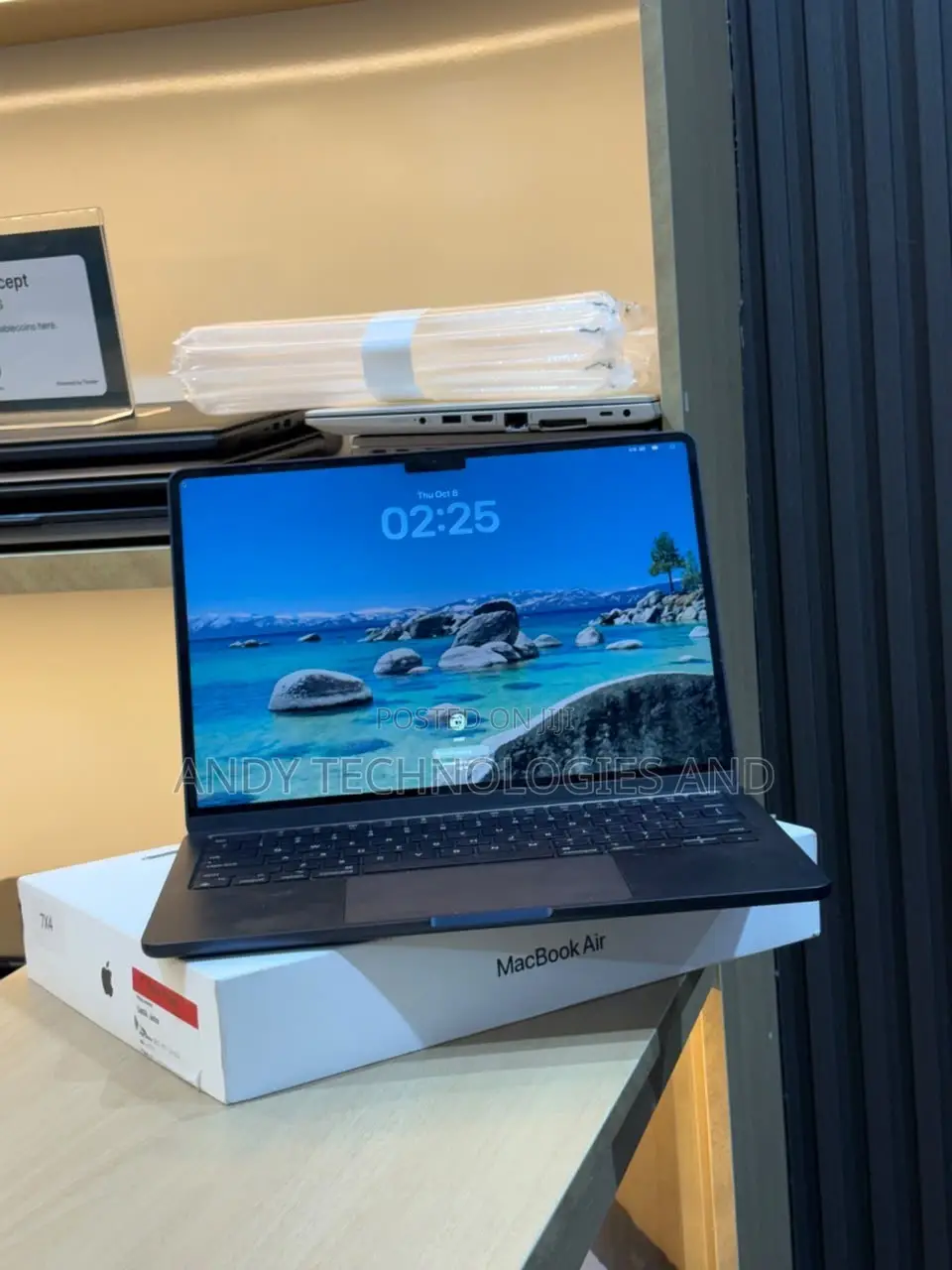 Laptop Apple MacBook Air 2022 M2 16GB Apple M2 SSD 256GB