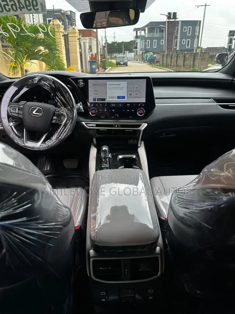 Toyota Highlander LE 4x4 V6 (3.5L 6cyl 8A) 2018 Gray
