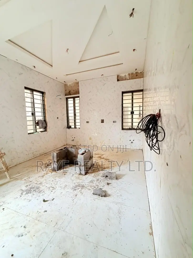 4bdrm Duplex in Ikeja for sale