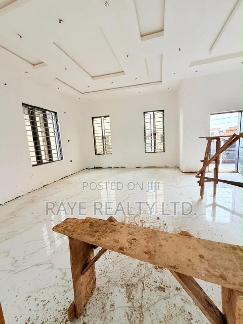 4bdrm Duplex in Ikeja for sale