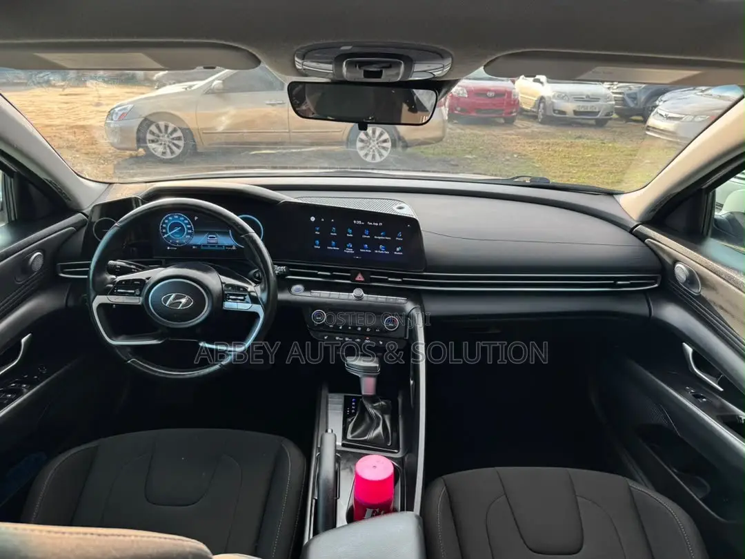 Hyundai Elantra Limited 2023 White