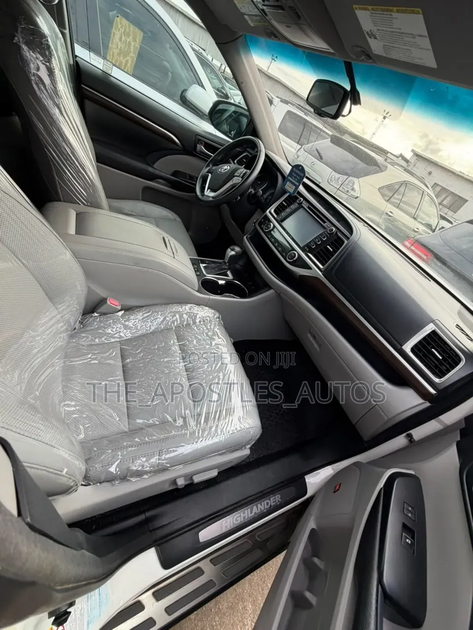 Toyota Highlander Limited Platinum 4dr SUV AWD (3.5L 6cyl 6A) 2015