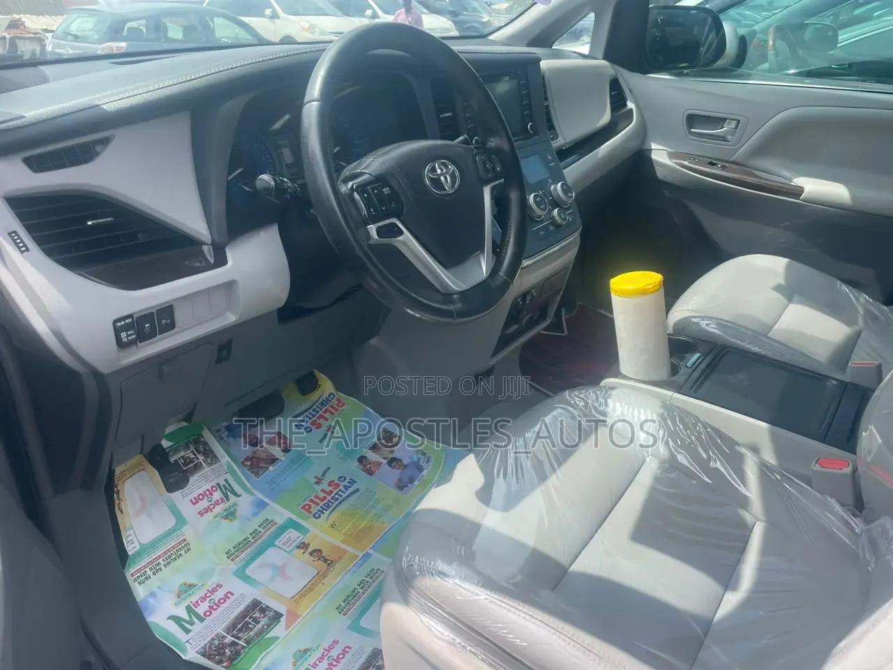 Toyota Sienna XLE AWD (3.5L 6cyl 8A) 2018 Gray