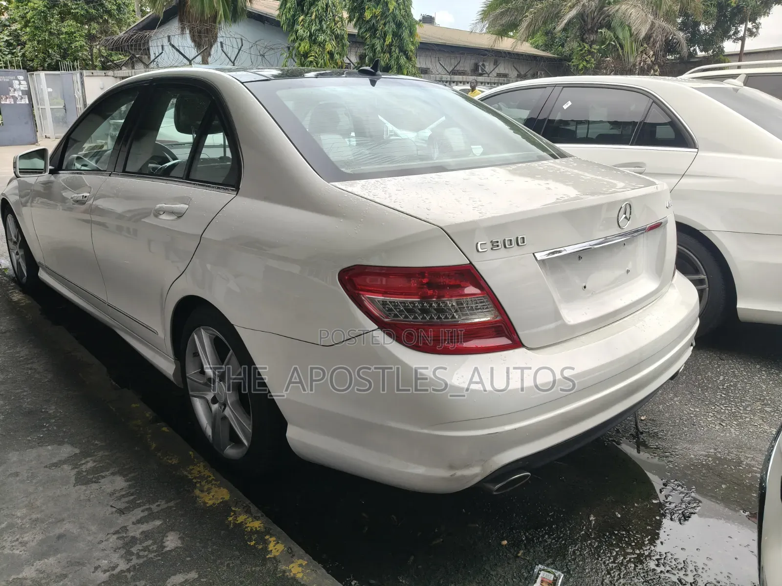 Mercedes-Benz C300 Luxury Sedan RWD (3.0L 6cyl 7A) 2010 White