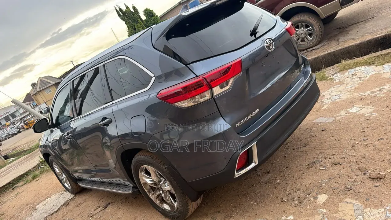 Toyota Highlander Limited Platinum 2019 Blue