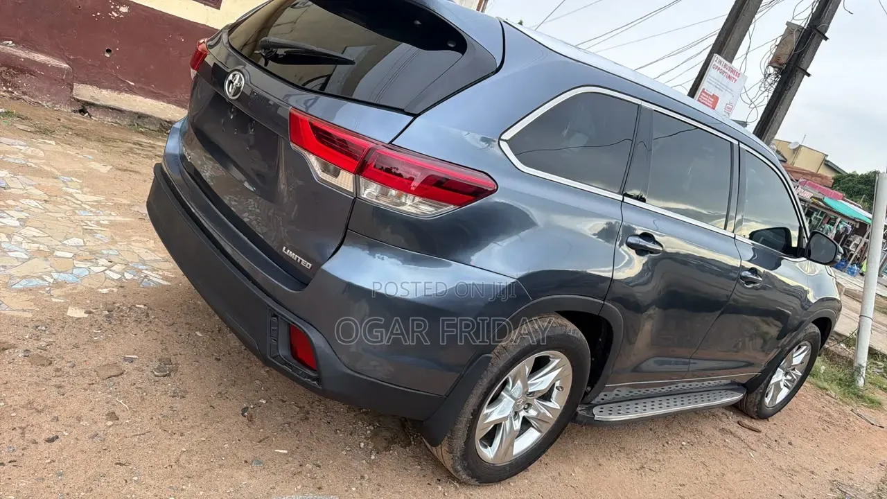 Toyota Highlander Limited Platinum 2019 Blue