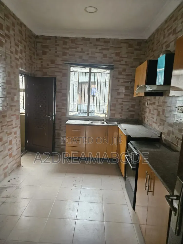 3bdrm Apartment in Omole for rent
