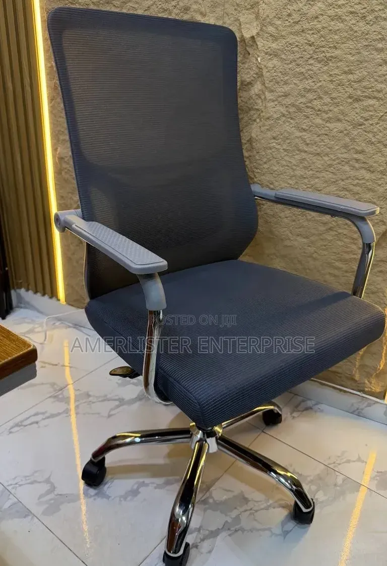 Swivel Mesh Chair