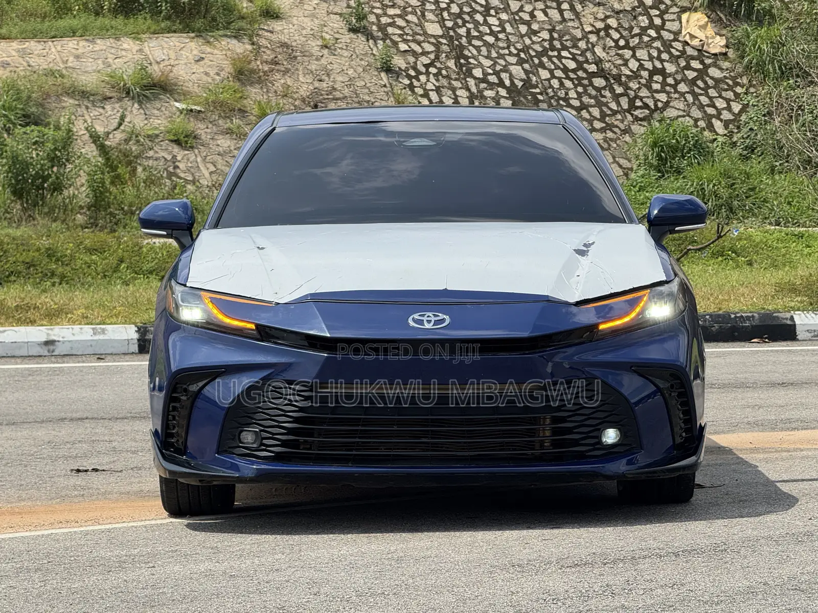 Toyota Camry XLE 2025 Blue