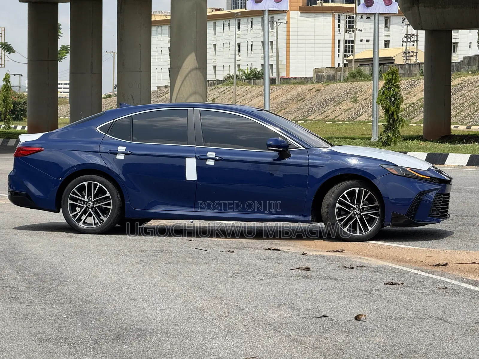 Toyota Camry XLE 2025 Blue