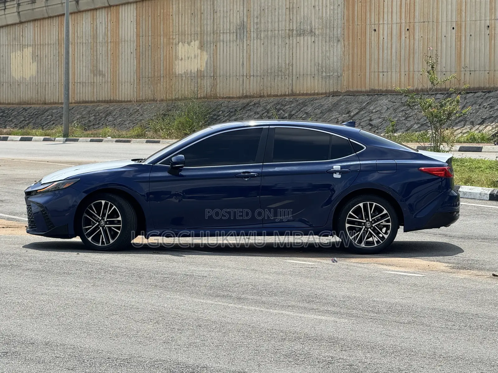 Toyota Camry XLE 2025 Blue