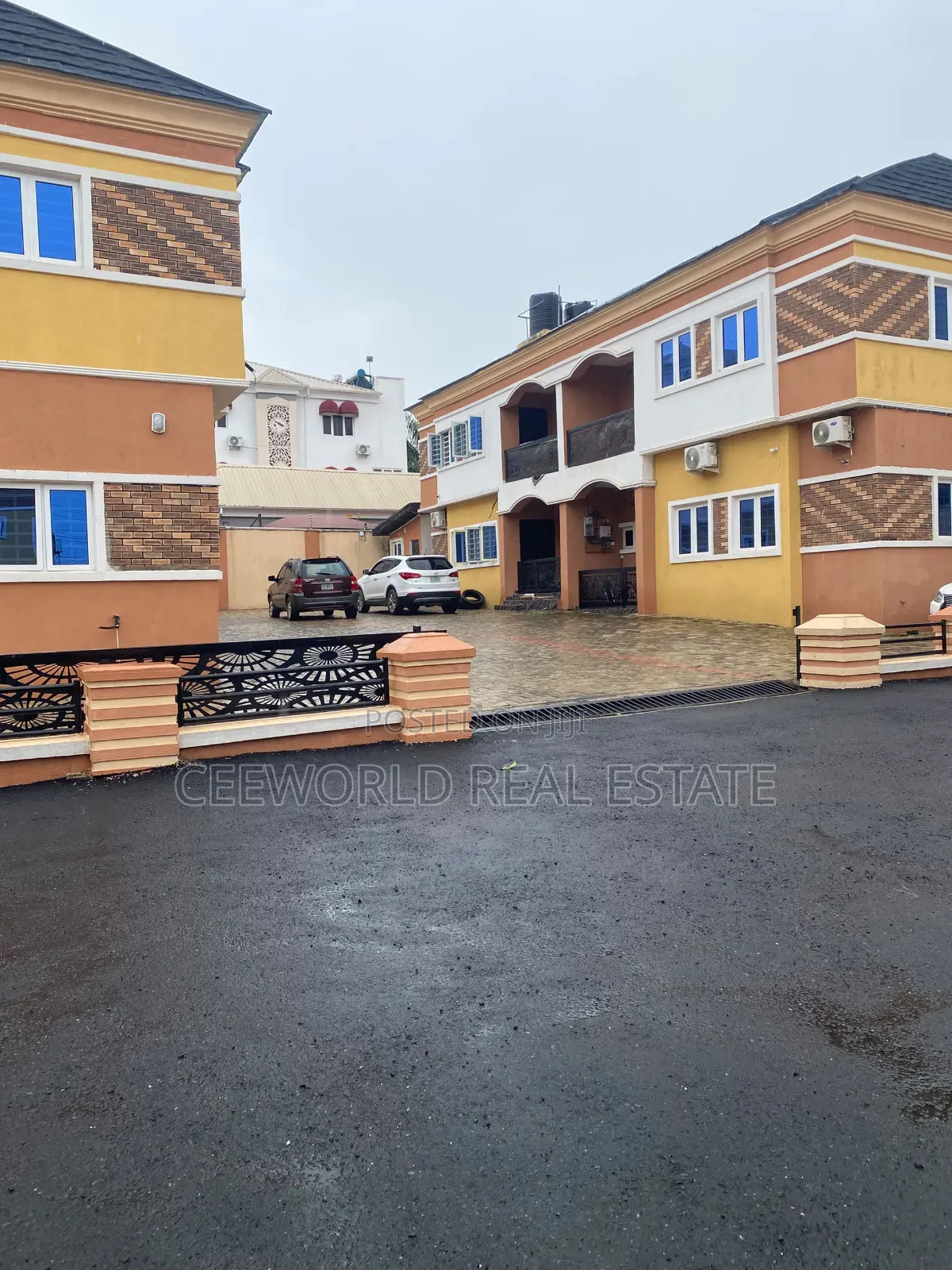 4bdrm Duplex in Jericho Gra for sale