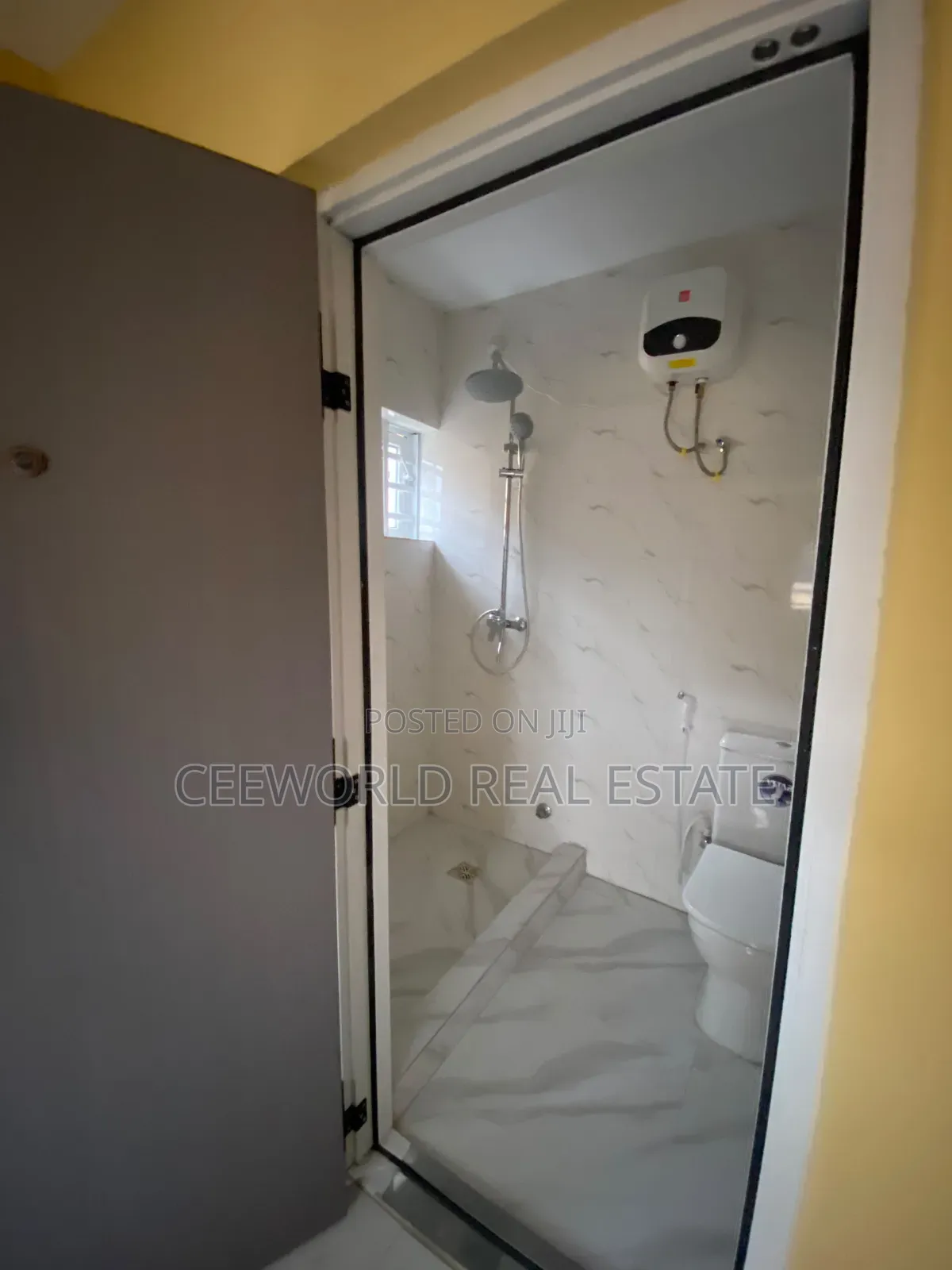 4bdrm Duplex in Jericho Gra for sale