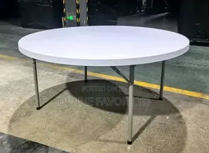 Round Foldable Table 6 Feet